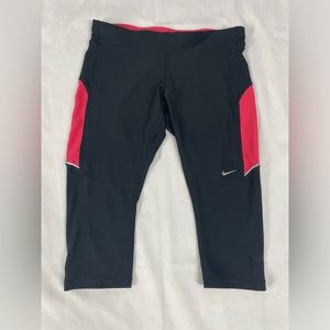 Nike Dri-Fit Leggings Women’s Size Small 3/4 Length Gym Running Black and Pink